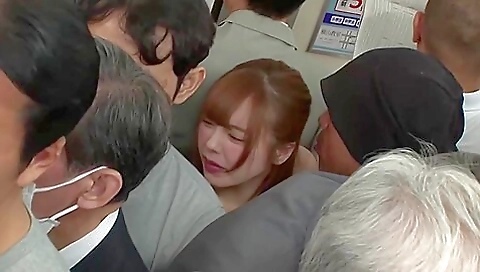 Mih shine spreads her legs