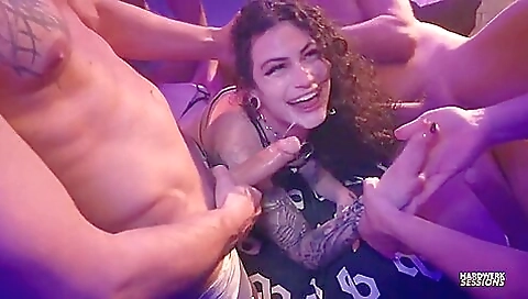 Shower niptic sex with a sexy girl