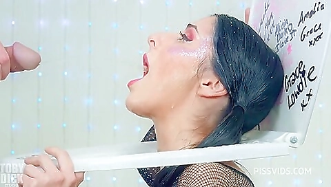 Sexy girl with a big ass gets fucked